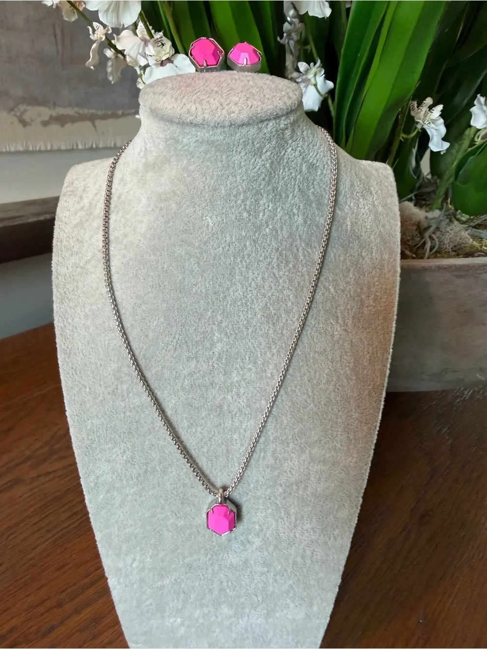 Kendra Scott Pink Necklace and Matching Earrings Set
